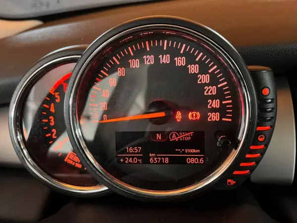 MINI 3 Portas 2015 - 11900 EUR, 63718 km - 63718km - foto 11 de 22