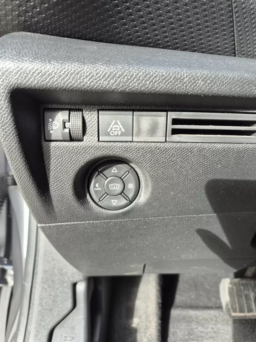 Citroën C4 2022 - 20500 EUR, 85000 km - AUTO.MOTO.pt - 85000km - foto 9 de 27