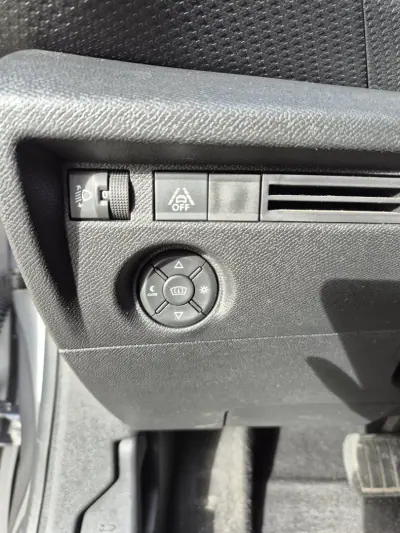 Citroën C4 2022 - 20500 EUR, 85000 km - AUTO.MOTO.pt - 85000km - foto 9 de 27