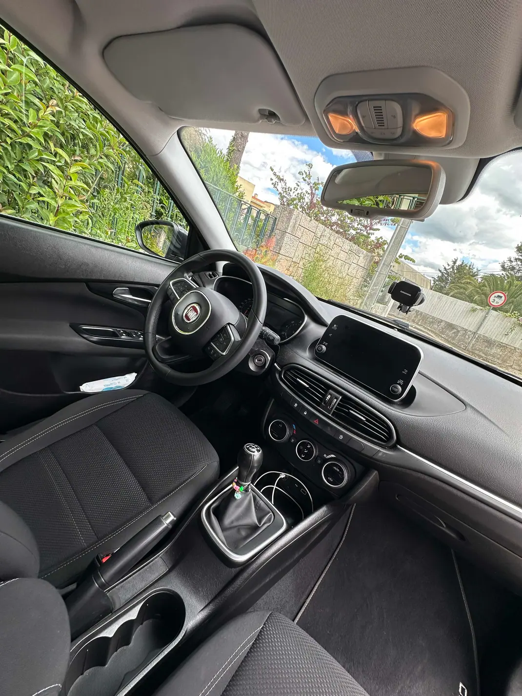 Fiat Tipo Station Wagon 2020 - 12500 EUR, 137000 km - AUTO.MOTO.pt - 137000km - foto 8 de 9