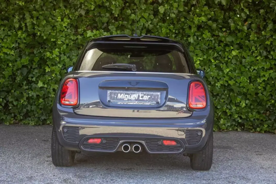 MINI 5 Portas 2019 - 24900 EUR, 105000 km - AUTO.MOTO.pt - 105000km - foto 9 de 17