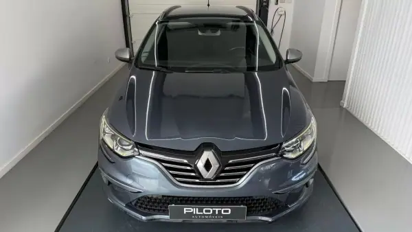 Renault Mégane 2016 - 11990 EUR, 185521 km - AUTO.MOTO.pt - 185521km - foto 3 de 27