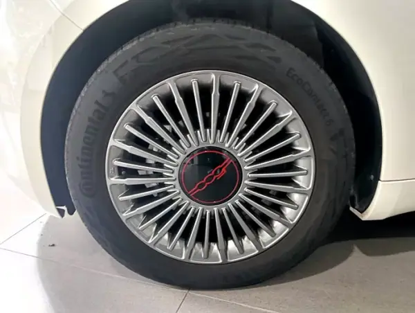 Fiat 500e 2022 - 14990 EUR, 10540 km - 10540km - foto 11 de 53