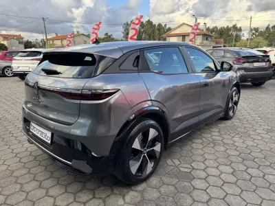 Renault Mégane E-Tech 2022 - 22500 EUR, 73000 km - AUTO.MOTO.pt - 73000km - foto 7 de 36