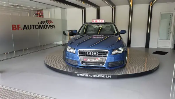 Audi A4 2009 - 9900 EUR, 305847 km - AUTO.MOTO.pt - 305847km - foto 11 de 57