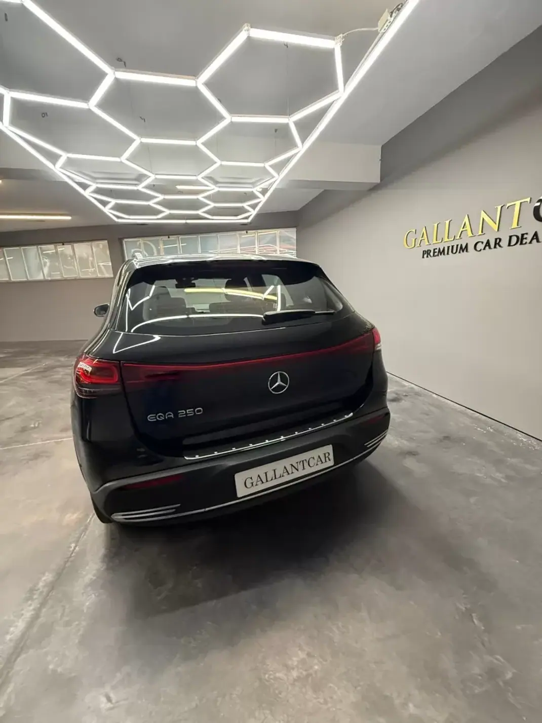 Mercedes-Benz EQA 2021 - 31250 EUR, 49100 km - AUTO.MOTO.pt - 49100km - foto 12 de 13