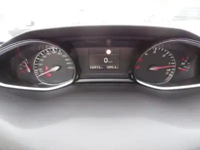 Peugeot 308 2019 - 15250 EUR, 160913 km - AUTO.MOTO.pt - 160913km - foto 24 de 37