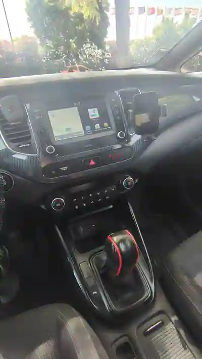 Kia Carens 2019 - 10000 EUR, 265000 km - AUTO.MOTO.pt - 265000km - foto 10 de 10