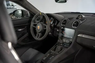 Porsche 718 Cayman 2022 - 220000 EUR, 9950 km - AUTO.MOTO.pt - 9950km - foto 30 de 42