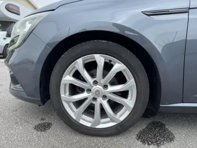 Renault Mégane 2016 - 13990 EUR, 178000 km - AUTO.MOTO.pt - 178000km - foto 9 de 32
