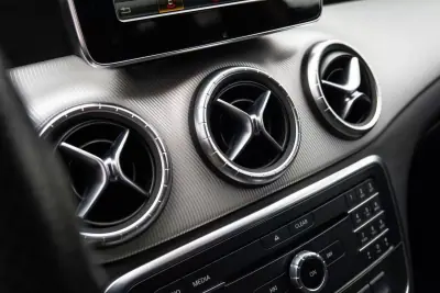 Mercedes-Benz CLA 180 2015 - 15900 EUR, 158000 km - AUTO.MOTO.pt - 158000km - foto 25 de 26
