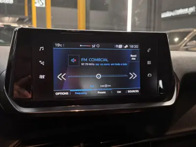 Peugeot 208 2023 - 14990 EUR, 87800 km - AUTO.MOTO.pt - 87800km - foto 23 de 30