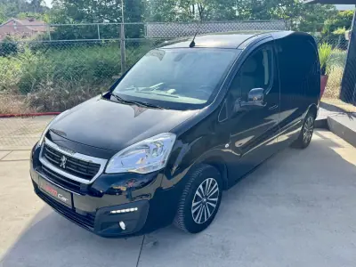 Peugeot 2015 - 9999 EUR, 108000 km - AUTO.MOTO.pt - 108000km - foto 6 de 23