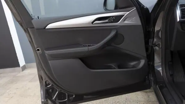 BMW X3 2019 - 29900 EUR, 104000 km - AUTO.MOTO.pt - 104000km - foto 17 de 36