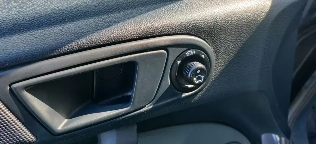 Ford Fiesta 1.4 TDCI 2010 - 4490 EUR, 244800 km - AUTO.MOTO.pt - 244800km - foto 19 de 31