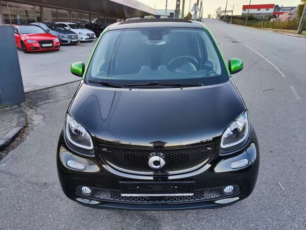 Smart ForFour 2017 - 13500 EUR, 44000 km - AUTO.MOTO.pt - 44000km - foto 10 de 46