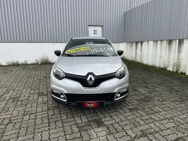 Renault Captur 2016 - 12990 EUR, 143000 km - AUTO.MOTO.pt - 143000km - foto 2 de 15
