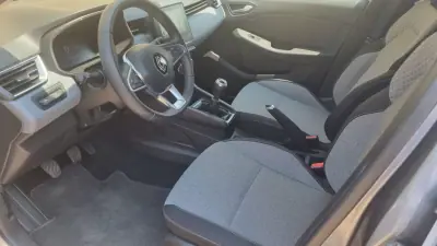 Renault Clio 2023 - 19490 EUR, 16500 km - 16500km - foto 10 de 18