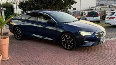 Opel Insignia Grand Sport 2021 - 14990 EUR, 169000 km - AUTO.MOTO.pt - 169000km - foto 18 de 38