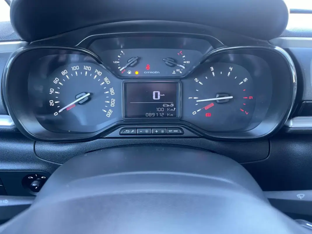 Citroën C3 2017 - 10900 EUR, 89000 km - AUTO.MOTO.pt - 89000km - foto 8 de 12
