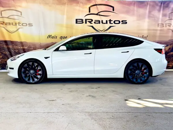 Tesla Model 3 2022 - 39900 EUR, 40060 km - AUTO.MOTO.pt - 40060km - foto 4 de 35