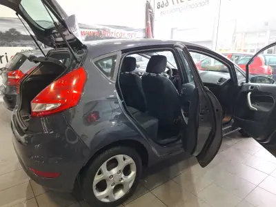 Ford Fiesta 2012 - 6900 EUR, 163718 km - AUTO.MOTO.pt - 163718km - foto 6 de 24
