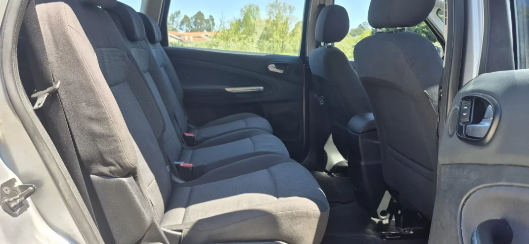Ford S-Max 2008 - 10950 EUR, 158000 km - AUTO.MOTO.pt - 158000km - foto 21 de 28