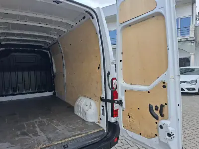 Renault Master 2024 - 23000 EUR, 66500 km - AUTO.MOTO.pt - 66500km - foto 10 de 17