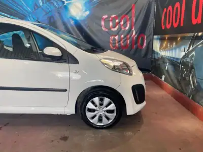 Citroën C1 2014 - 6750 EUR, 105000 km - AUTO.MOTO.pt - 105000km - foto 20 de 32