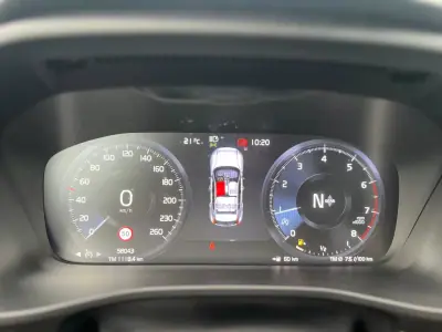 Volvo XC 40 2022 - 26000 EUR, 58043 km - 58043km - foto 8 de 15