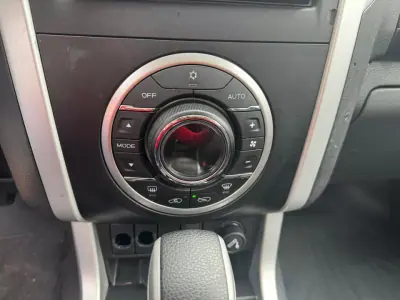 Isuzu 2019 - 21900 EUR, 171159 km - AUTO.MOTO.pt - 171159km - foto 5 de 12