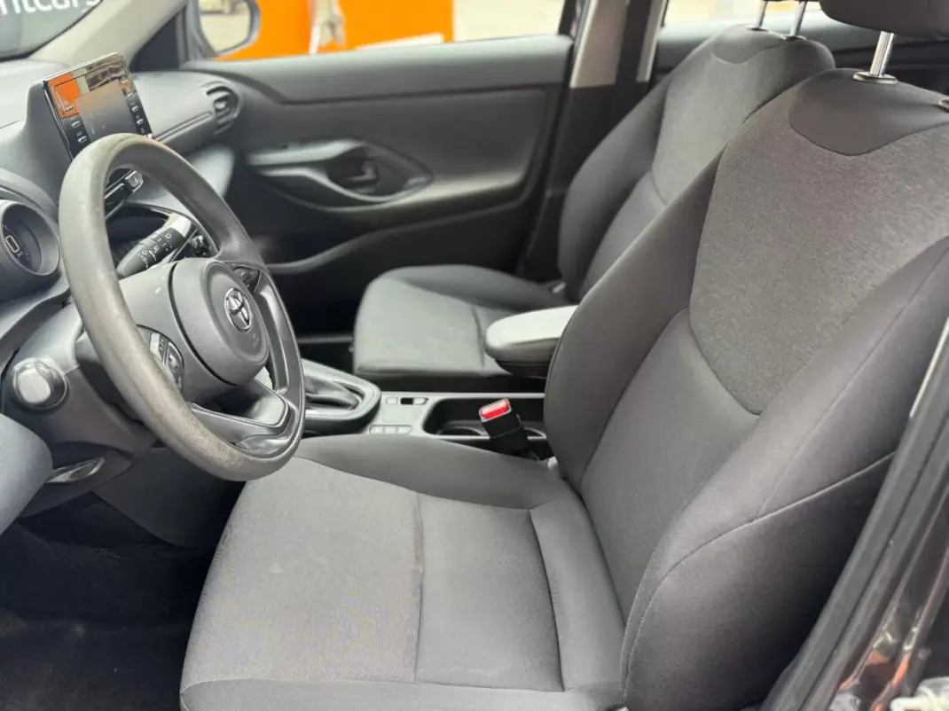 Toyota Yaris Cross 2022 - 24900 EUR, 95592 km - AUTO.MOTO.pt - 95592km - foto 13 de 16