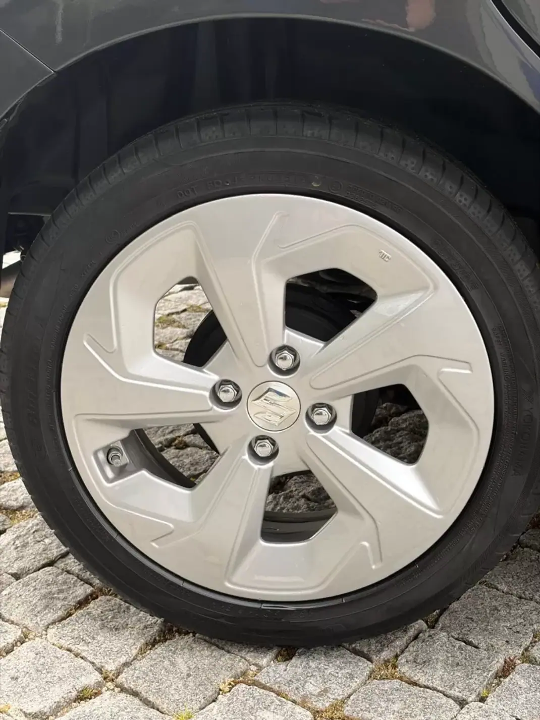 Suzuki Swift 2025 - 18900 EUR, 7000 km - AUTO.MOTO.pt - 7000km - foto 9 de 15