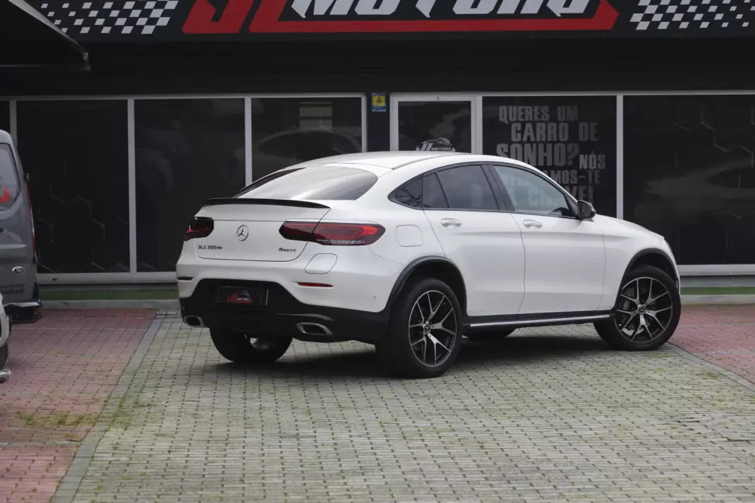 Mercedes-Benz GLC 300 2022 - 48900 EUR, 141780 km - AUTO.MOTO.pt - 141780km - foto 30 de 36