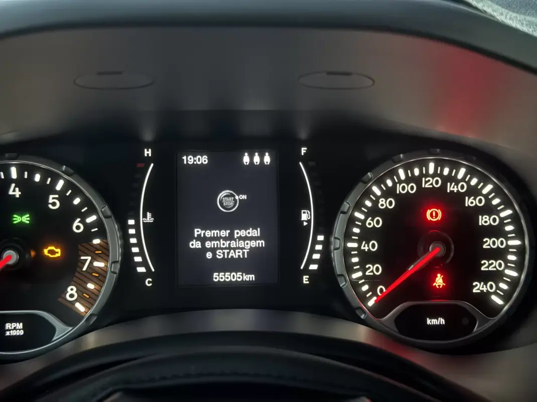 Jeep Renegade 2022 - 20300 EUR, 55484 km - AUTO.MOTO.pt - 55484km - foto 10 de 15