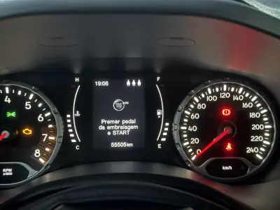 Jeep Renegade 2022 - 20300 EUR, 55484 km - AUTO.MOTO.pt - 55484km - foto 10 de 15