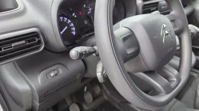 Citroën Berlingo 2022 - 14450 EUR, 77000 km - AUTO.MOTO.pt - 77000km - foto 15 de 24