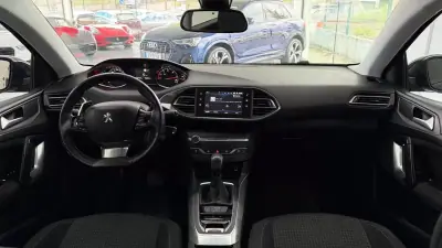 Peugeot 308 2019 - 15990 EUR, 117723 km - AUTO.MOTO.pt - 117723km - foto 13 de 23