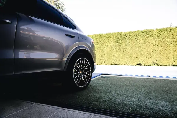 Porsche Cayenne Coupé 2019 - 62900 EUR, 253000 km - AUTO.MOTO.pt - 253000km - foto 18 de 40