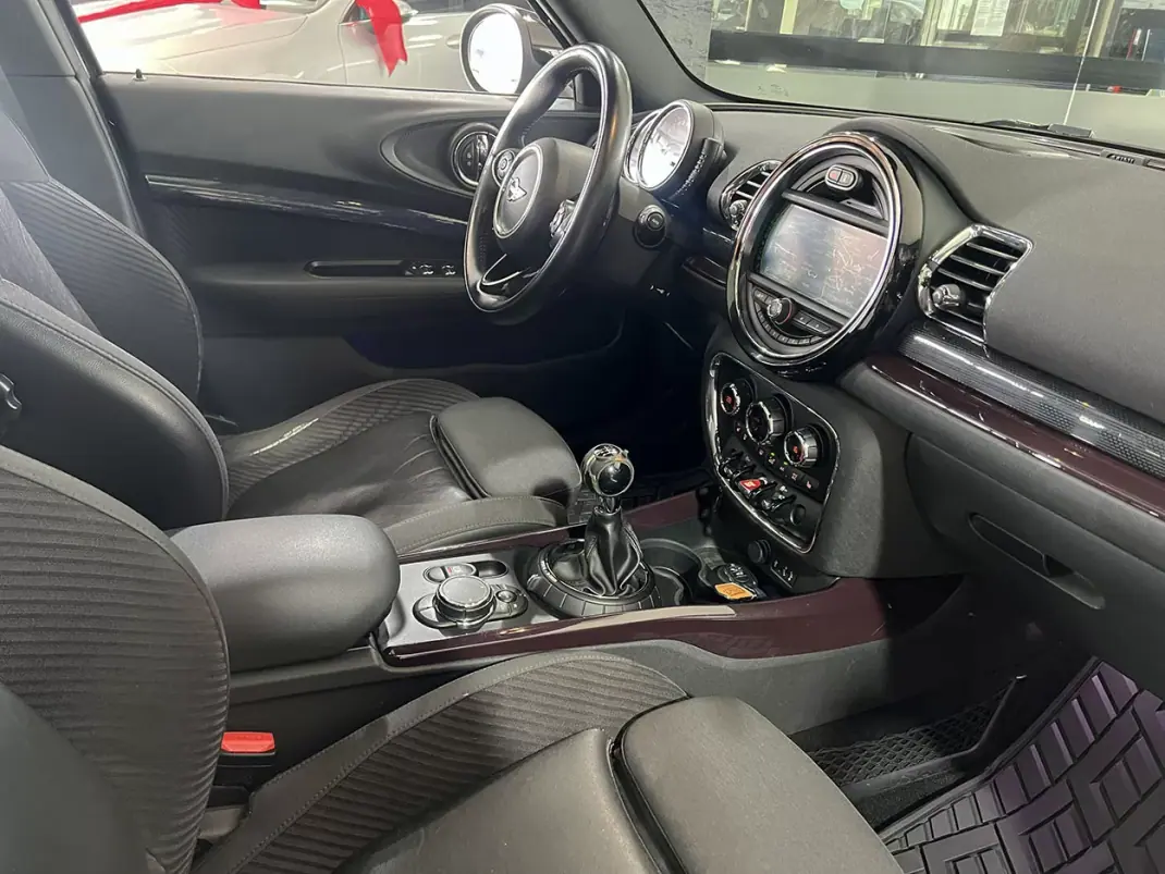 MINI Clubman 2016 - 14600 EUR, 126426 km - AUTO.MOTO.pt - 126426km - foto 14 de 23