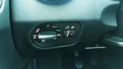 Audi A1 Sportback 2014 - 10999 EUR, 159000 km - AUTO.MOTO.pt - 159000km - foto 25 de 37