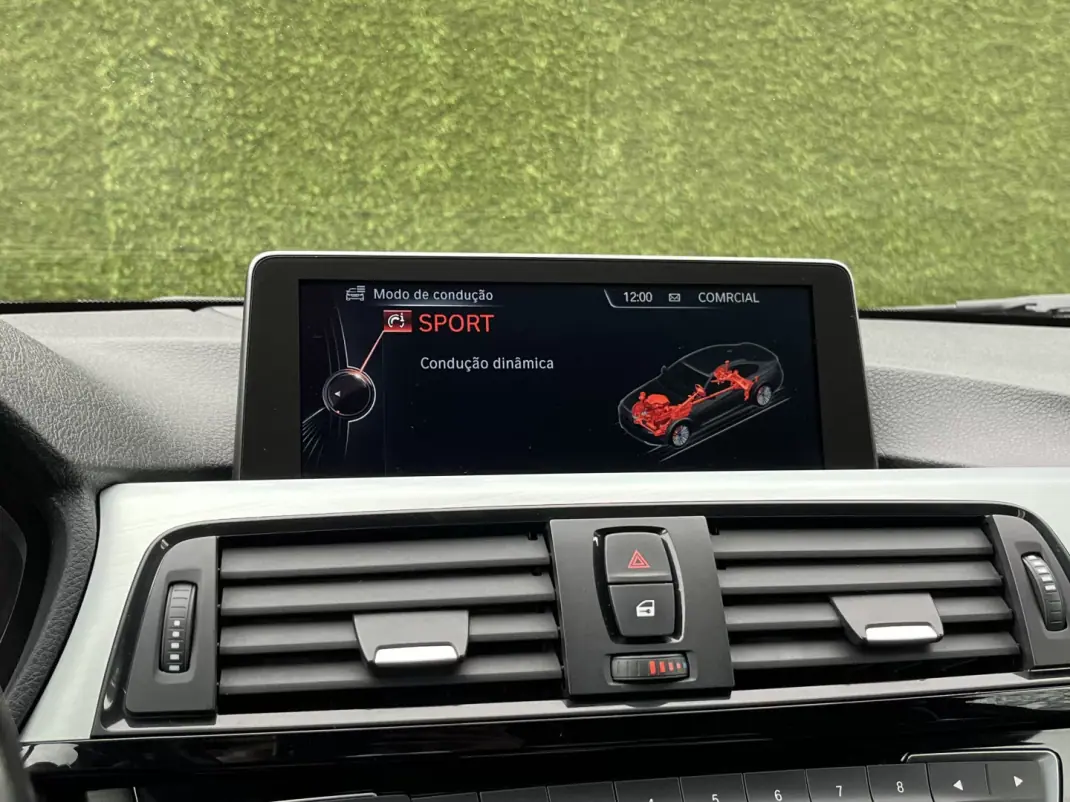 BMW 420 2013 - 22250 EUR, 222000 km - AUTO.MOTO.pt - 222000km - foto 21 de 36