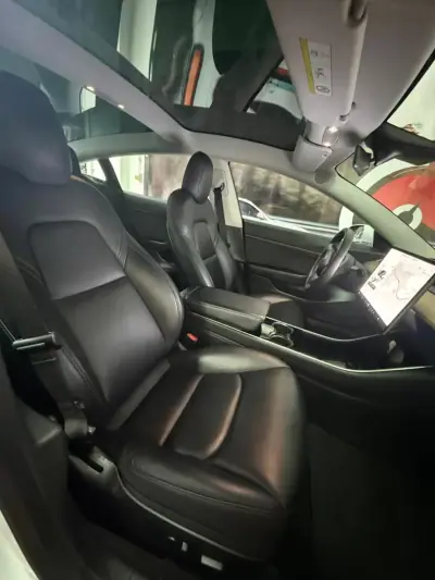 Tesla Model 3 2020 - 24900 EUR, 119316 km - AUTO.MOTO.pt - 119316km - foto 6 de 10