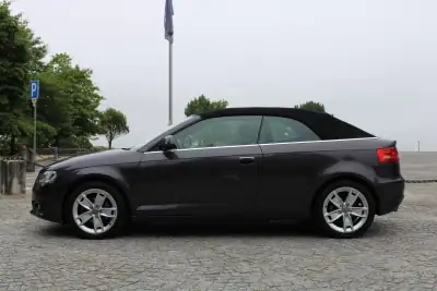 Audi A3 Cabrio 2009 - 11990 EUR, 180000 km - AUTO.MOTO.pt - 180000km - foto 12 de 42