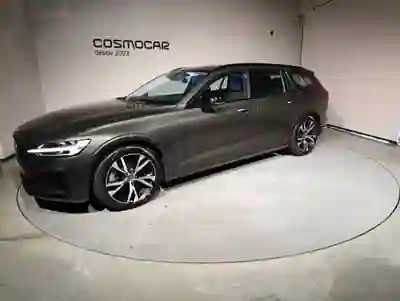 Volvo V60 2021 - 25900 EUR, 102259 km - AUTO.MOTO.pt - 102259km - foto 2 de 15