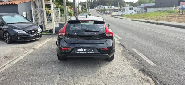 Volvo V40 2015 - 12400 EUR, 216200 km - AUTO.MOTO.pt - 216200km - foto 9 de 26