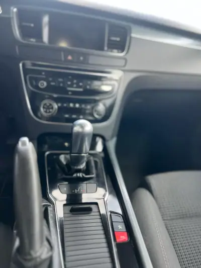 Peugeot 508 SW 2017 - 11250 EUR, 267100 km - AUTO.MOTO.pt - 267100km - foto 6 de 8