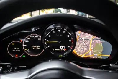 Porsche Panamera 2020 - 79990 EUR, 128249 km - 128249km - foto 18 de 48