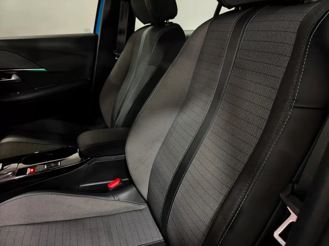 Peugeot 208 2019 - 14500 EUR, 90000 km - AUTO.MOTO.pt - 90000km - foto 29 de 60