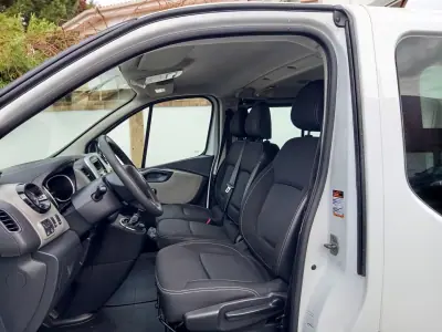 Renault Trafic 2018 - 16490 EUR, 152226 km - AUTO.MOTO.pt - 152226km - foto 11 de 17